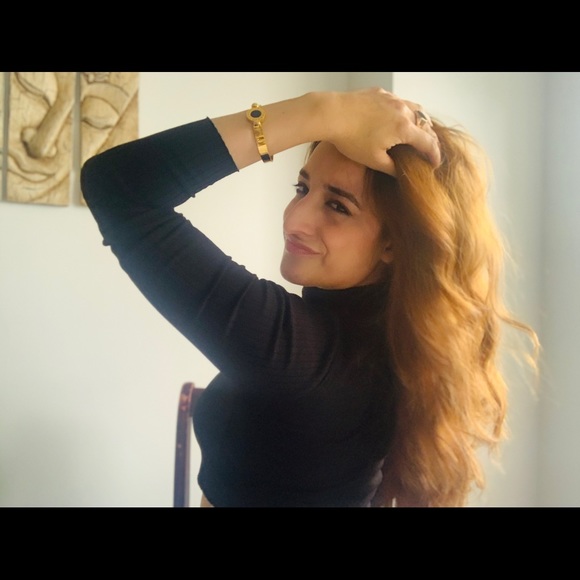 Meet your Posher, Sarah - Picture 1 of 1